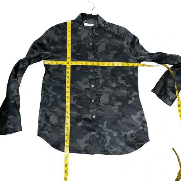 Equipment Femme Camo Button Down Shirt Size M - Picture 9 of 11